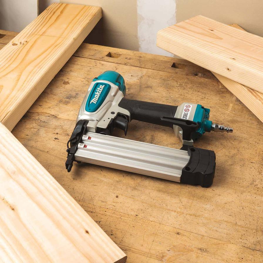 Makita Pneumatic Brad Nailer, AF506