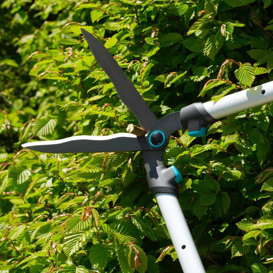 Gardena TeleCut Hedge Clipper