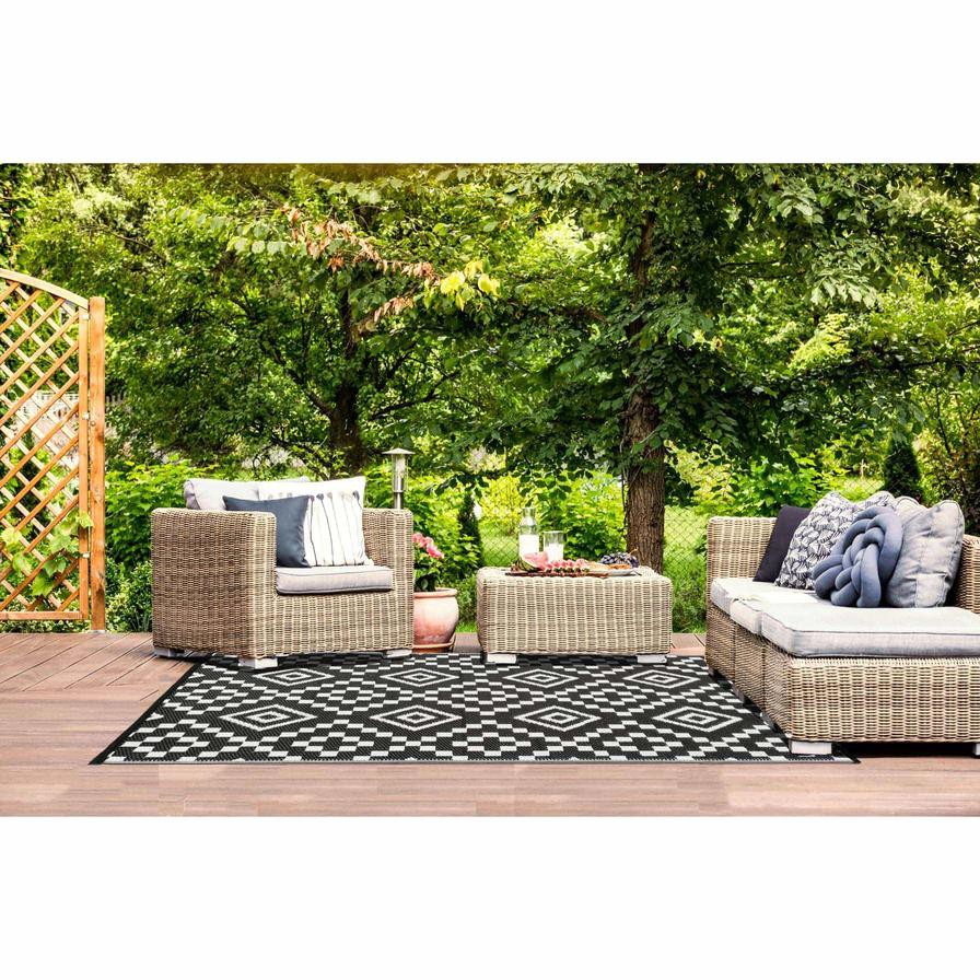 Plastic Geometric Outdoor Rug (90 x 150 cm)