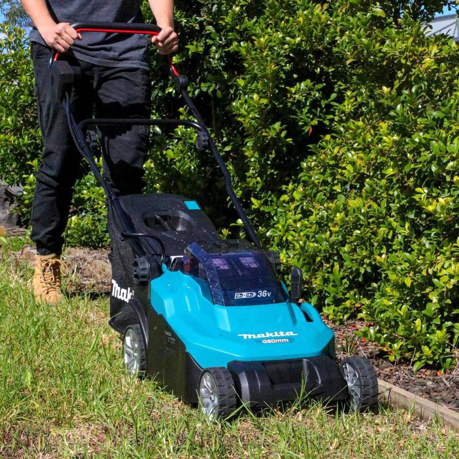 Makita Cordless Lawn Mower, DLM382Z