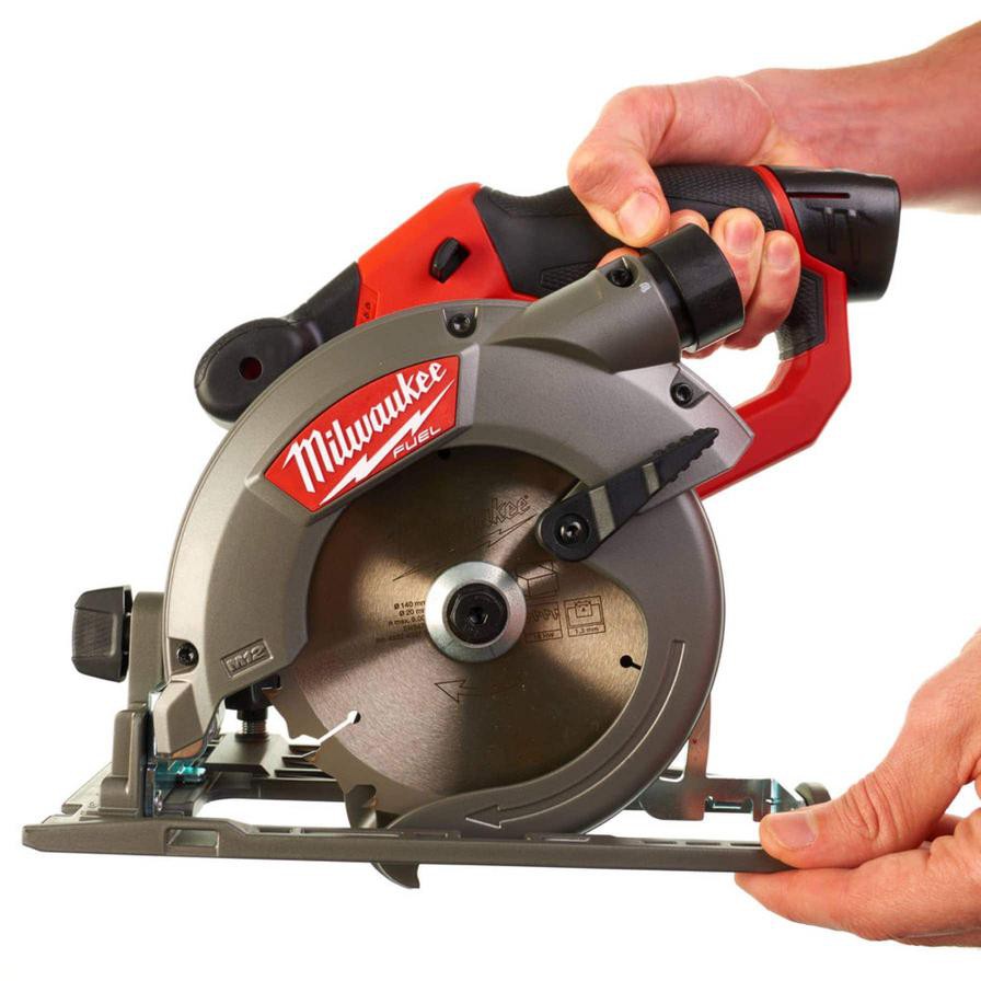 Milwaukee Cordless Brushless Compact Circular Saw (12 V)