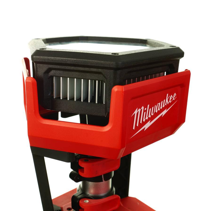 Milwaukee Stand Area Light (1500 lumen)