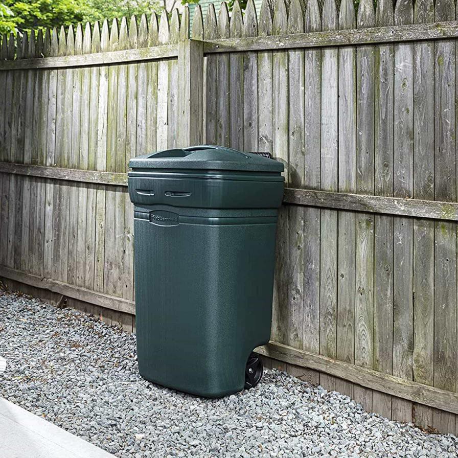 Rubbermaid Roughneck Wheeled Trash Can (170 L)