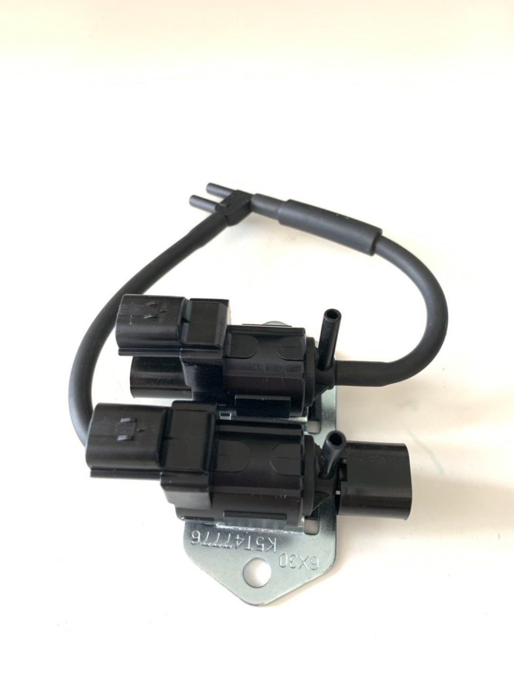 good quality! K5T47776 8657A031 Front Wheel Vacuum Switch Solenoid Valve For Mitsubishi V83 V87 V93 V97 V98