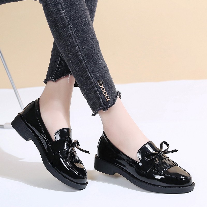 Rimocy Patent Black Leather Women Loafers Flat Shoes Women Spring 2022 British Tassel Casual Flat Ladies Shoes