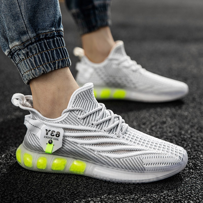 Spring men's sports shoes breathable mesh lightweight fly knit casual shoes fashion tennis shoes trend walking shoes