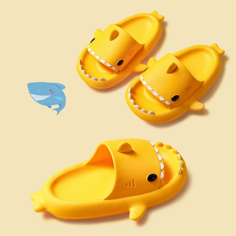 Summer EVA Slippers Lovely Shark Slippers Women Outdoor Bathroom Home House Slippers New Man Cartoon Couple Slippers 2022