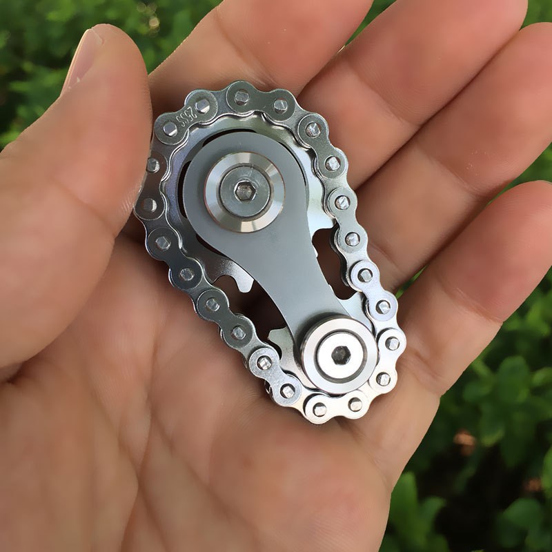 Flywheel sprockets finger sprocket sprockets EDC chains metal toy gear chain slewing landing ship road sprocket rotor