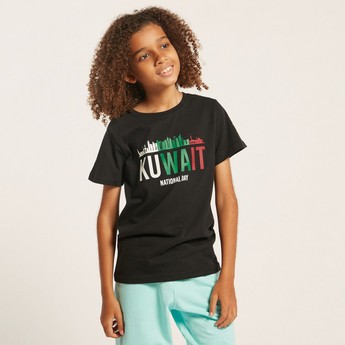 Juniors Graphic Print T-shirt with Short Sleeves