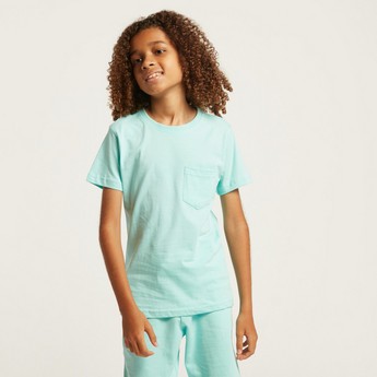 Juniors Solid T-shirt with Short Sleeves and Pocket Detail