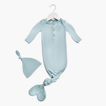 Anvi Baby Solid Knotted Sleepsuit and Beanie Set