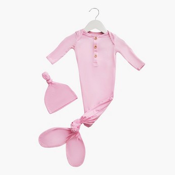 Anvi Baby Solid Knotted Sleepsuit and Beanie Set