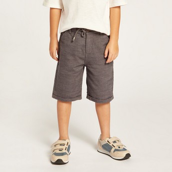 Eligo Solid Shorts with Pockets and Drawstring Closure