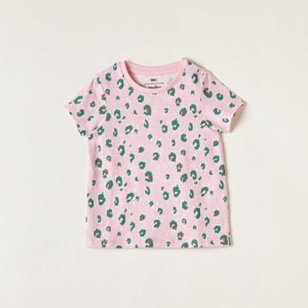 Juniors Printed Round Neck T-shirt with Cap Sleeves