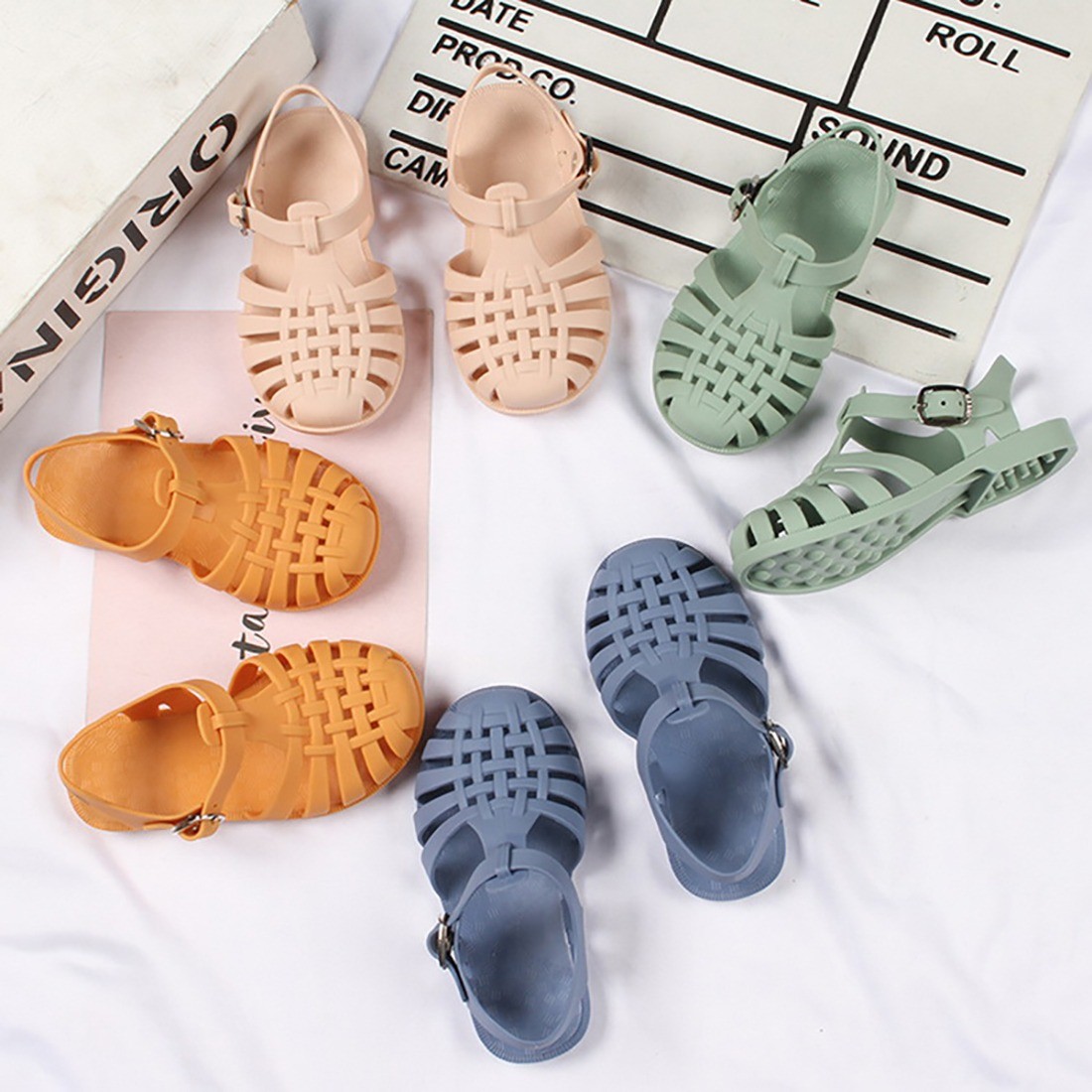 Children Gladiator Sandals Breathable Perforated PVC Children Summer Shoes New Fashion Beach Boys Girls Summer Shoes 2021