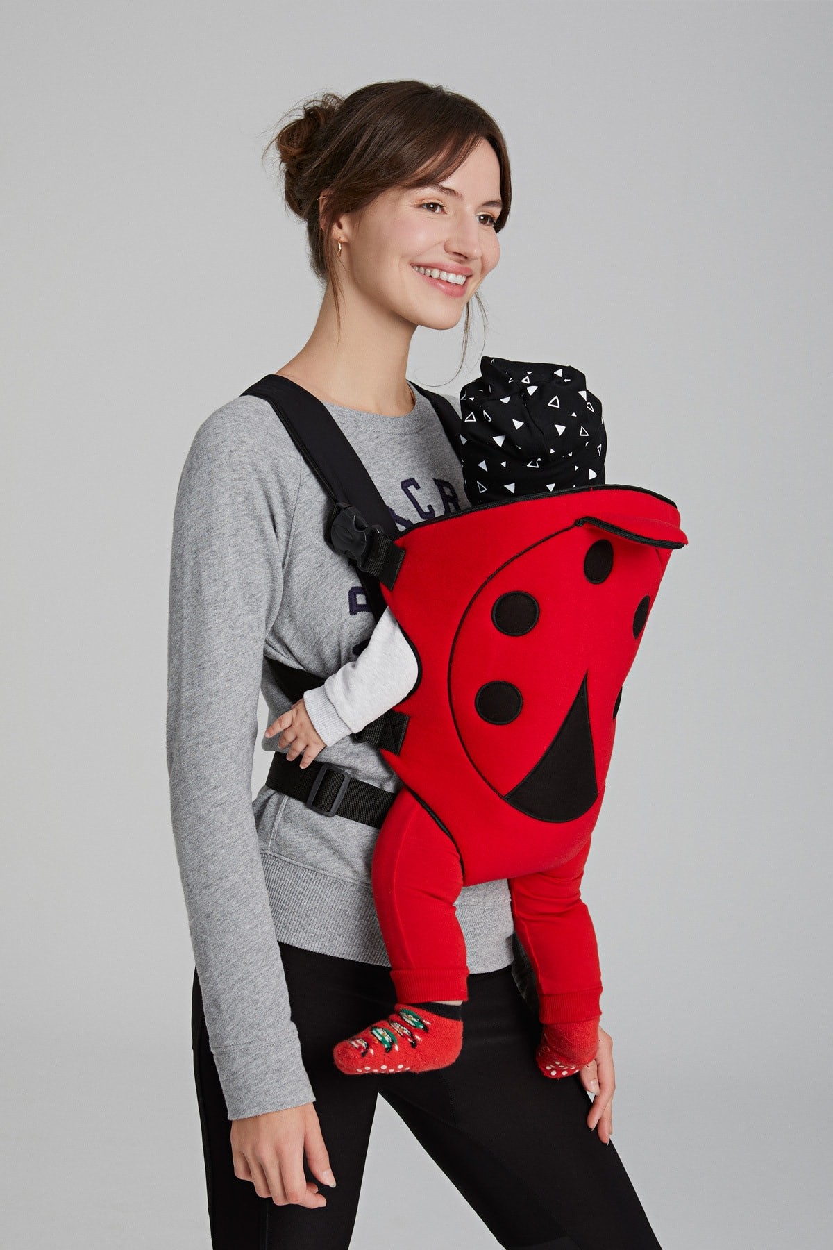 Baby carrier in the shape of a beetle, unisex, kangaroo c-helps maintain the position of the spine