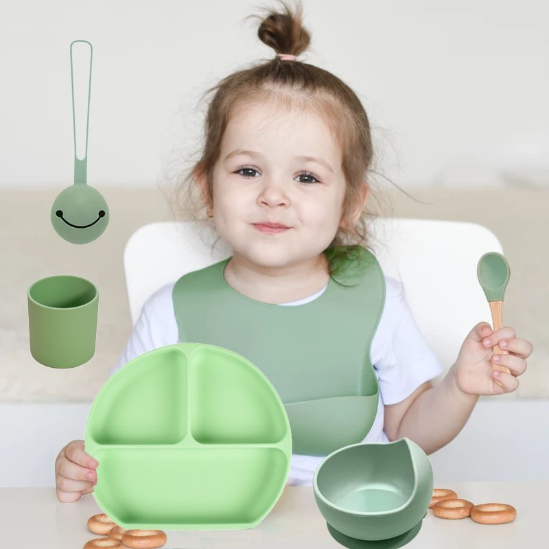 Bpa Free Kids Tableware Fashionable Soft Silicone Food Plates Easy To Clean Wash Baby Bibs Spoons Cute Gadget