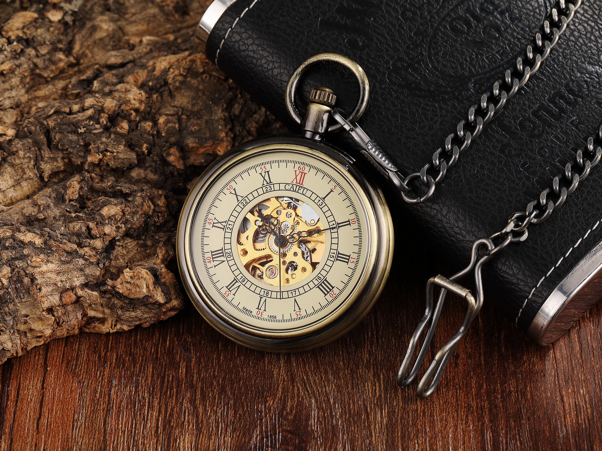 Gold Retro Hand Wind Mechanical Luxury Steampunk Pocket Watch Hollow Watches Roman Numerals Clock With Fob Chain Reloj Hombre