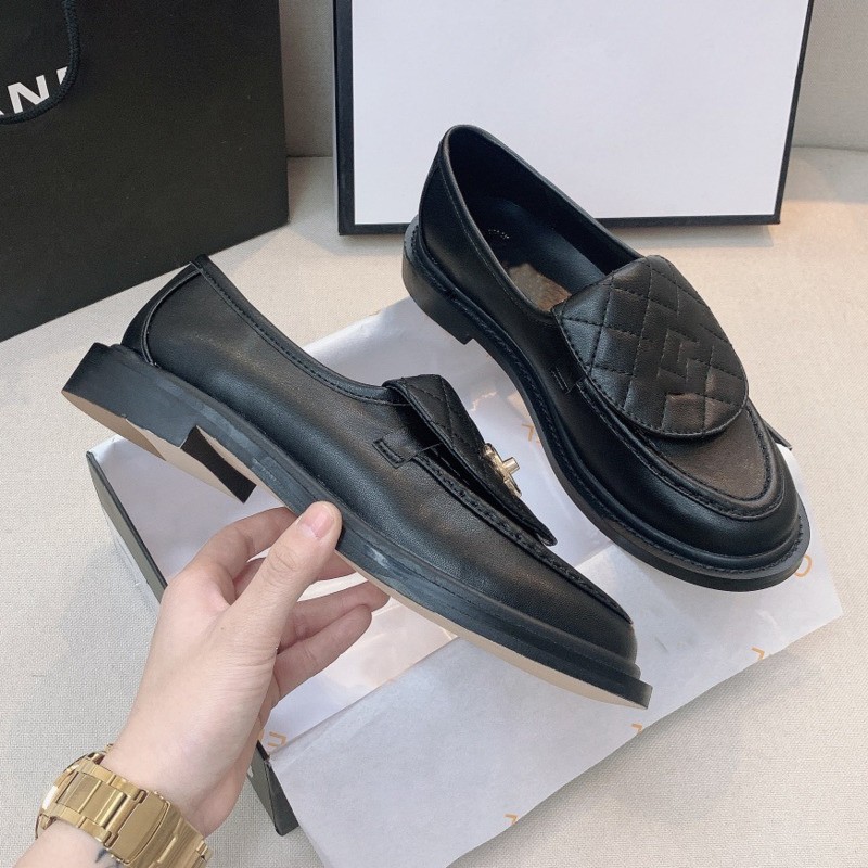 2022 New Luxury Loafers Shoes Woman Brand Turned-over Edge Shallow Mouth Casual Flat Shoes Female Genuine Leather Single Shoe