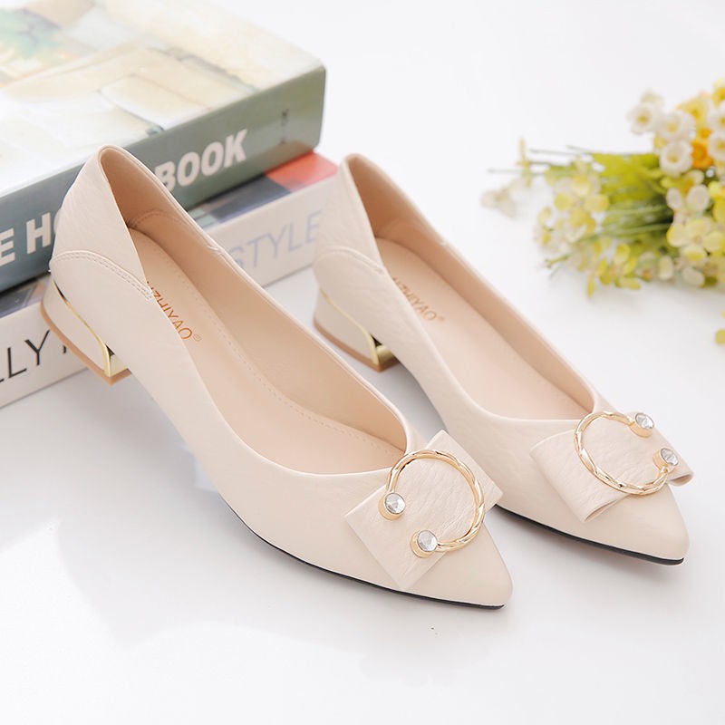 2022 new women's single shoes real soft leather spring and autumn mid heel shallow mouth pointy soft leather mother shoes