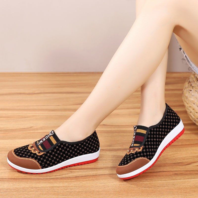 Spring new old Beijing canvas shoes women's soft bottom non-slip middle-aged elderly leisure clot shoes slip-on flat mom shoes