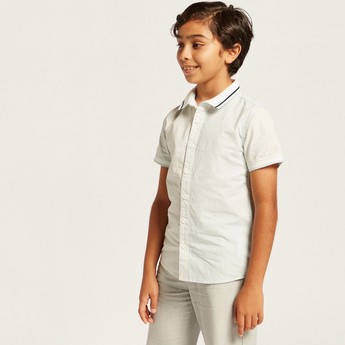 Juniors Textured Shirt with Short Sleeves and Button Closure