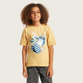 Juniors Graphic Print T-shirt with Short Sleeves