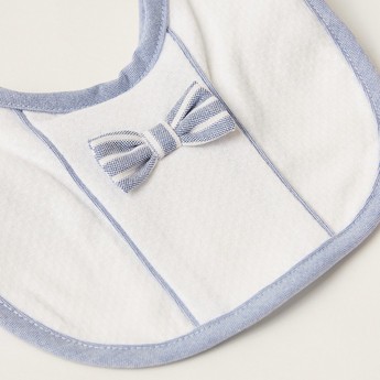 Giggles Textured Bib with Press Button Closure