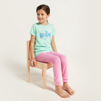 Juniors Graphic Print T-shirt and Solid Pyjamas Set