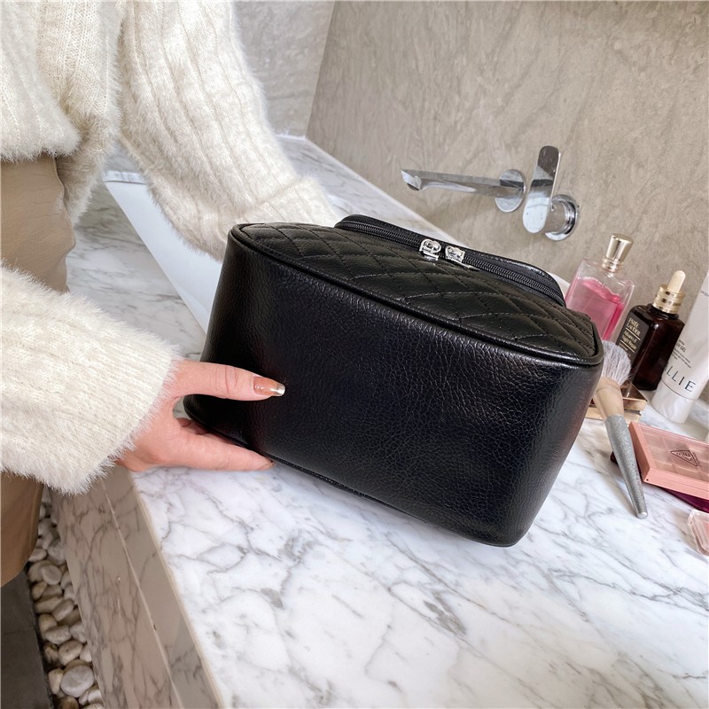 Women Bags 2021 Fashion Plaid Trendy Handbags Cosmetic Bag Girls Beauty Makeup Box Storage Big Pouch Designer Black Wash Bag