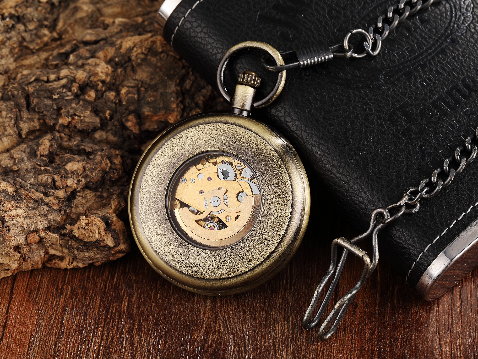 Gold Retro Hand Wind Mechanical Luxury Steampunk Pocket Watch Hollow Watches Roman Numerals Clock With Fob Chain Reloj Hombre