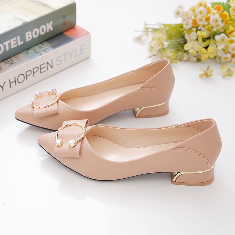 2022 new women's single shoes real soft leather spring and autumn mid heel shallow mouth pointy soft leather mother shoes