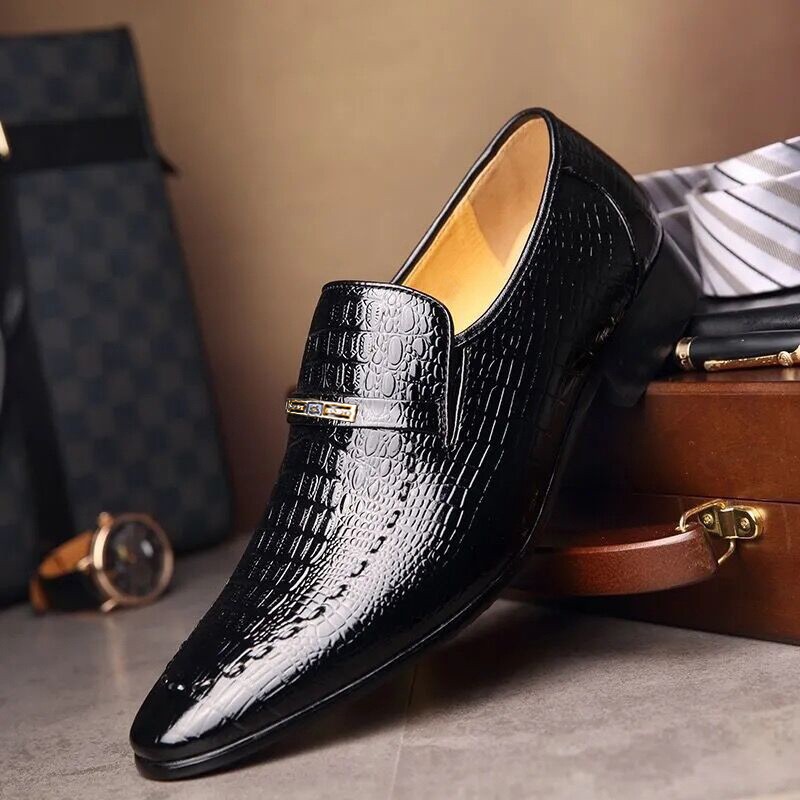 2021 new men's casual shoes classic low-cut embossed leather shoes comfortable business dress shoes man loafers plus size 38-48