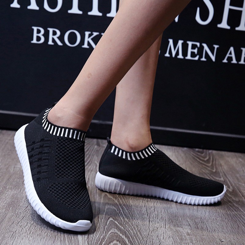 Rimocy Breathable Mesh Slip On Sneakers Women Plus Size Casual Knitted Flats Female 2022 Spring Summer Soft Sneakers Woman