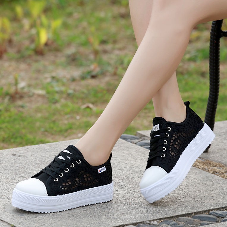 2022 spring and summer new thick-soled canvas shoes women's breathable mesh hollow boots all-match mesh shoes women