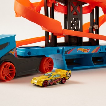 Hot Wheels LSV Lift and Launch Hauler Playset