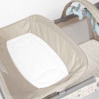 Graco Contour Electra Playard Travel Cot with Removable Toy Bar