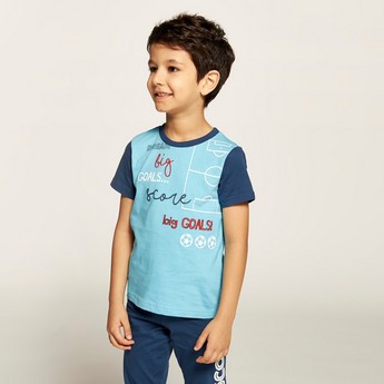 Juniors Graphic Print T-shirt and Printed Pyjama Set