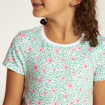 Juniors Floral Print T-shirt with Round Neck and Short Sleeves