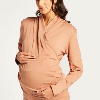 Love Mum Solid V-neck Maternity T-shirt with Long Sleeves