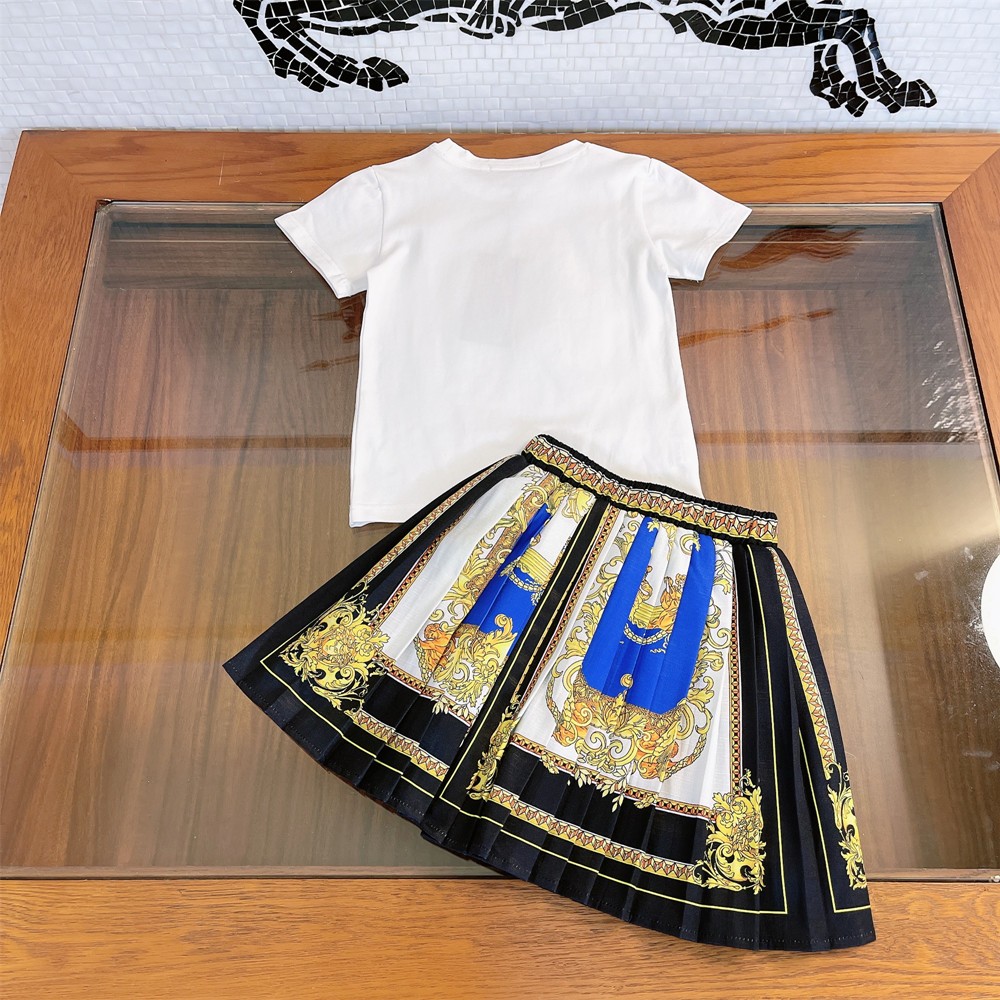 Designer Children's Wear Girls New T-shirt Cotton Summer Short Sleeve Vintage Printed Pleated Skirt 2 Piece Set High Quality