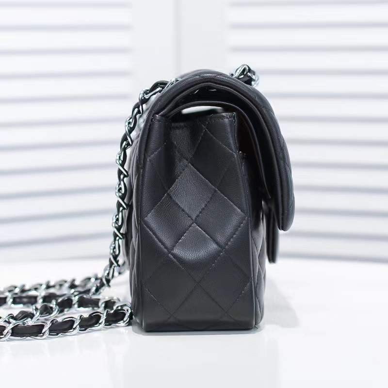 2022 classic luxury designer women classic leather flap diamond checked chain strap shoulder bag European brand sheepskin