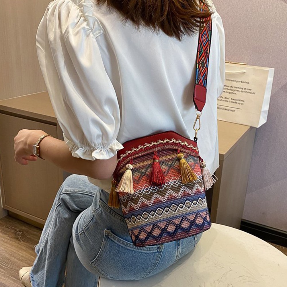 Bohemian Braid Bucket Crossbody Bag with Tassel Fringed Purse Tote Wide Crossbody Shoulder Bag Luxury Strap Designer Handbags