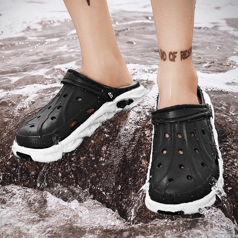 Fashion Men Slippers Outdoor Sneakers Beach Sandals Garden Shoes Comfortable Lightweight EVA Slippers Double Color Clogs