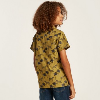 Juniors Printed Shirt with Short Sleeves and Button Closure