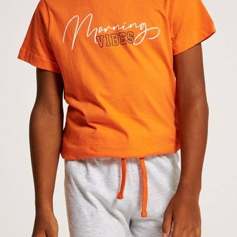 Juniors Typographic Print T-shirt and Solid Pyjamas Set