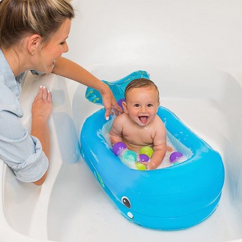 Infantino Whale Bubble Ball Inflatable Bathtub