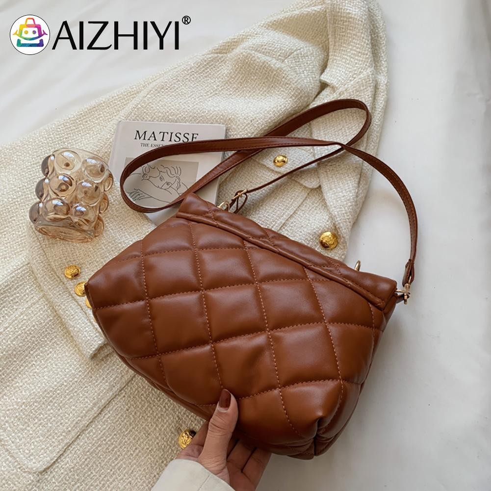 Women's PU Leather Diamond Lattice Shoulder Bag Lady Embroidery ThreadChain Flap Crossbody Bag