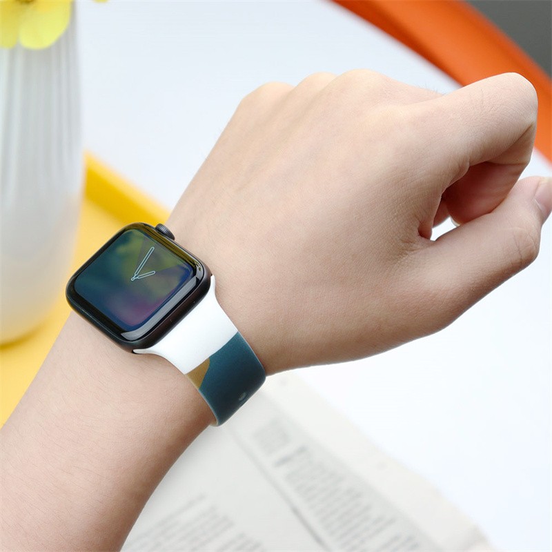 Silicone strap for Apple Watch band 40mm 44mm 45mm 41mm 38mm 42mm rubber watchband bracelet for iWatch series 3 4 5 6 se 7 band