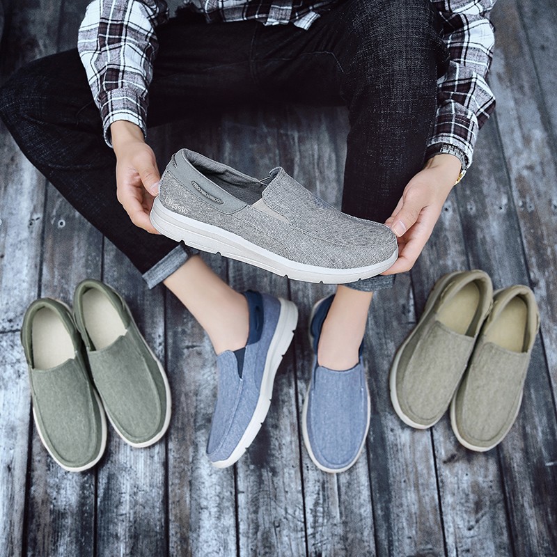 2022 New Summer Men Canvas Shoes Lightweight Breathable Soft Slip On Casual Shoes Fashion Beach Vacation Loafers Plus Size 48